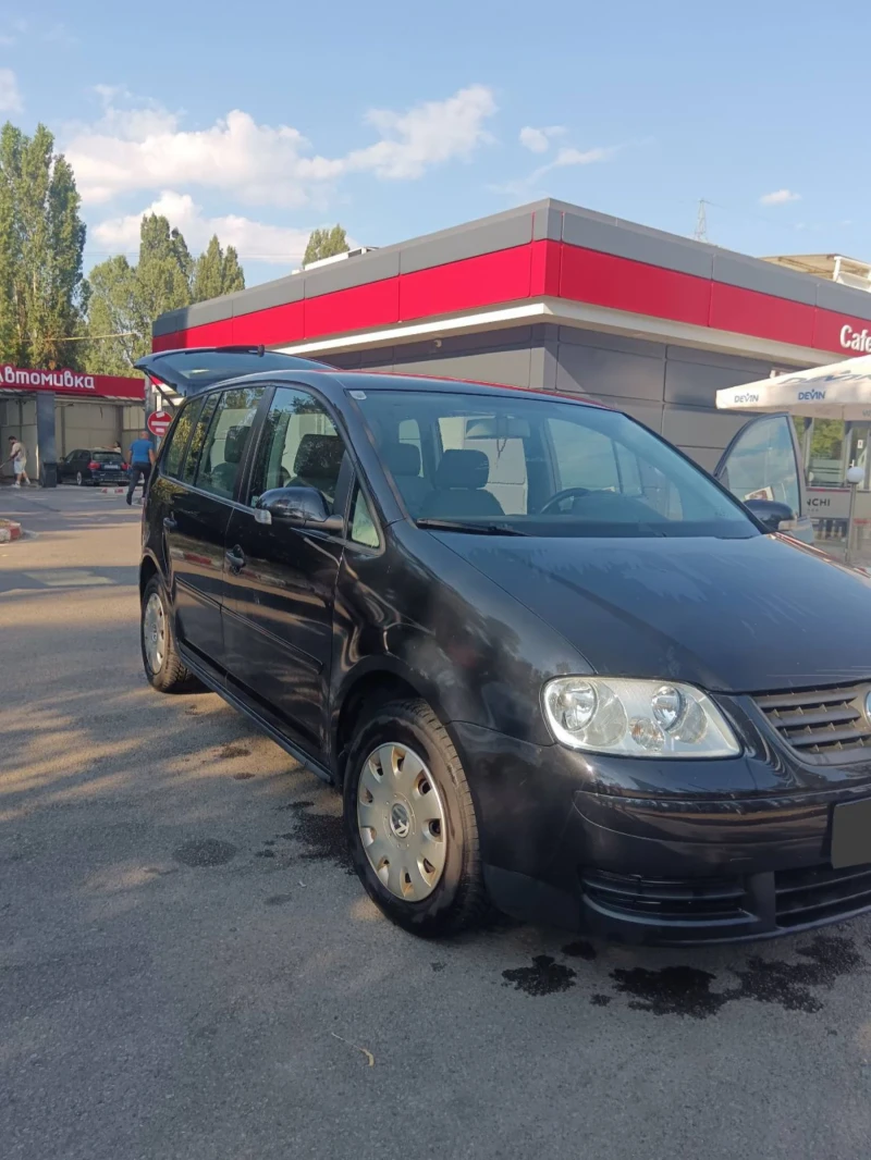 VW Touran 1.9 TDI , снимка 4 - Автомобили и джипове - 47009177