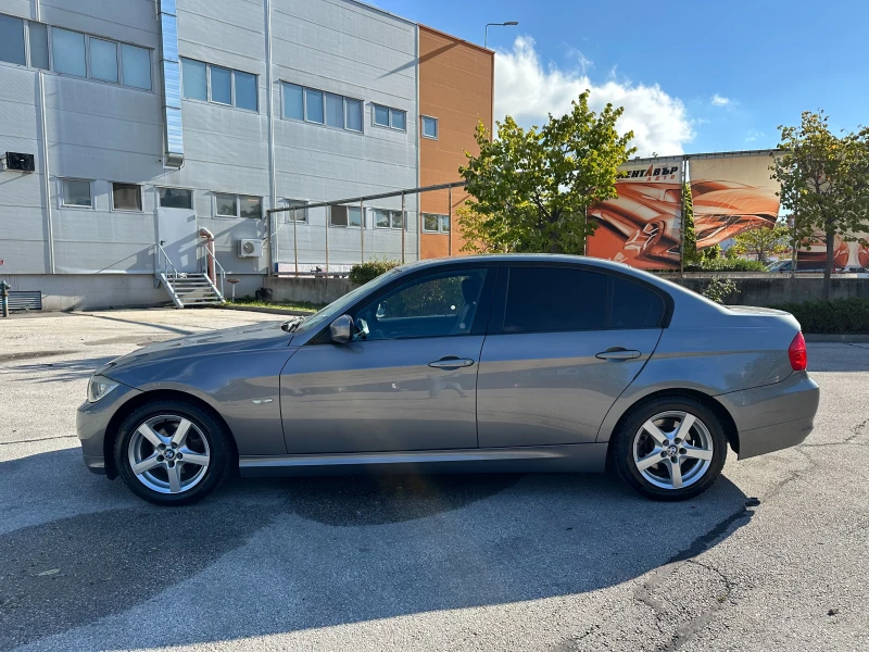 BMW 318 D Facelift Седан , снимка 2 - Автомобили и джипове - 47405914