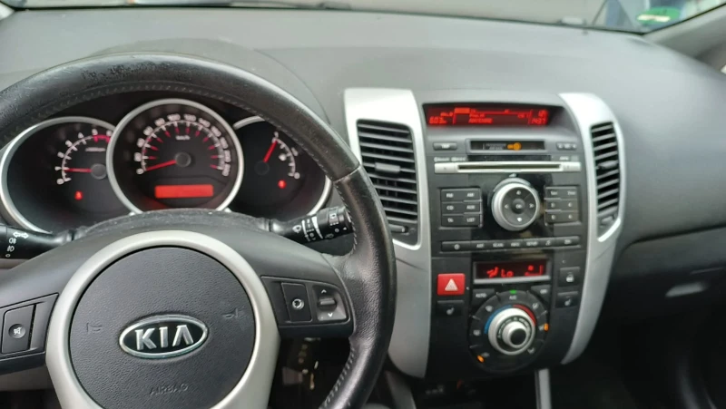 Kia Venga, снимка 9 - Автомобили и джипове - 47622551