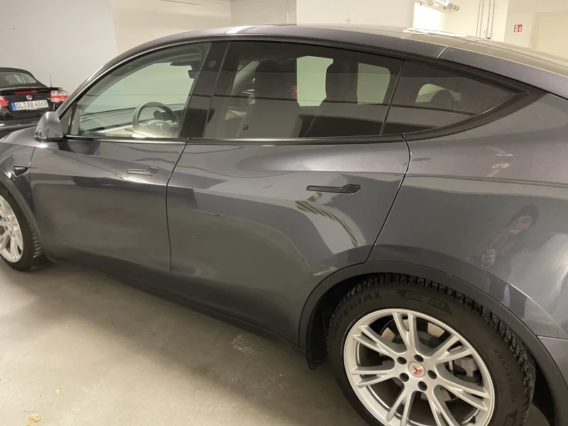 Tesla Model Y Longe Range 4x4, снимка 13 - Автомобили и джипове - 47809804