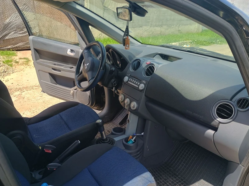 Mitsubishi Colt 1.3 16 v 95kc, снимка 8 - Автомобили и джипове - 48431692