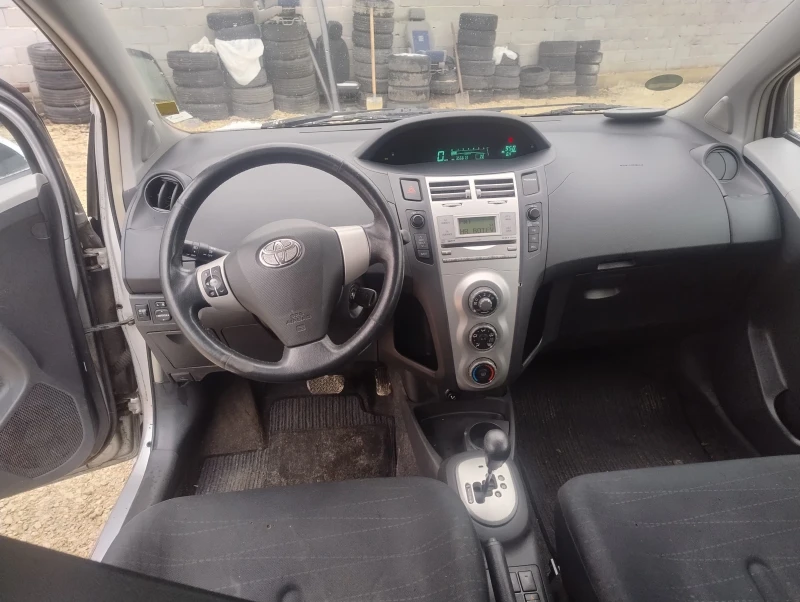 Toyota Yaris, снимка 5 - Автомобили и джипове - 48474347