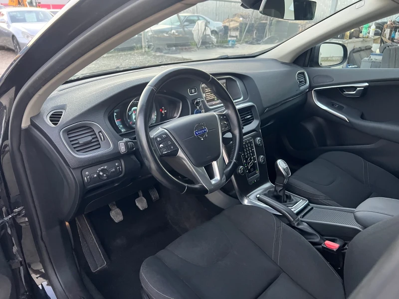 Volvo V40 D3-2.0d- 150к.с/ Старт-стоп/ Навигация/ Камера, снимка 10 - Автомобили и джипове - 51333201