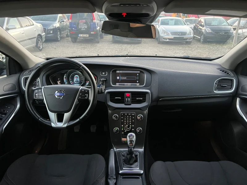 Volvo V40 D3-2.0d- 150к.с/ Старт-стоп/ Навигация/ Камера, снимка 16 - Автомобили и джипове - 51333201