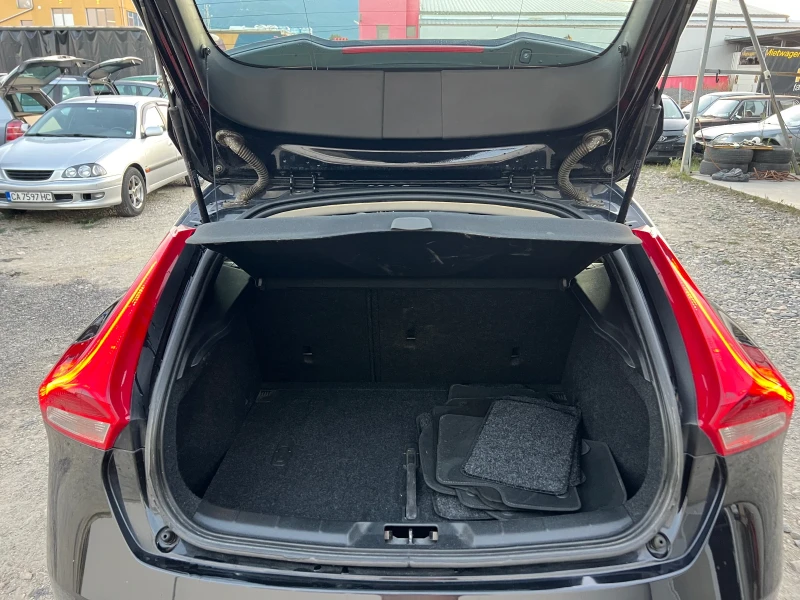 Volvo V40 D3-2.0d- 150к.с/ Старт-стоп/ Навигация/ Камера, снимка 9 - Автомобили и джипове - 51333201