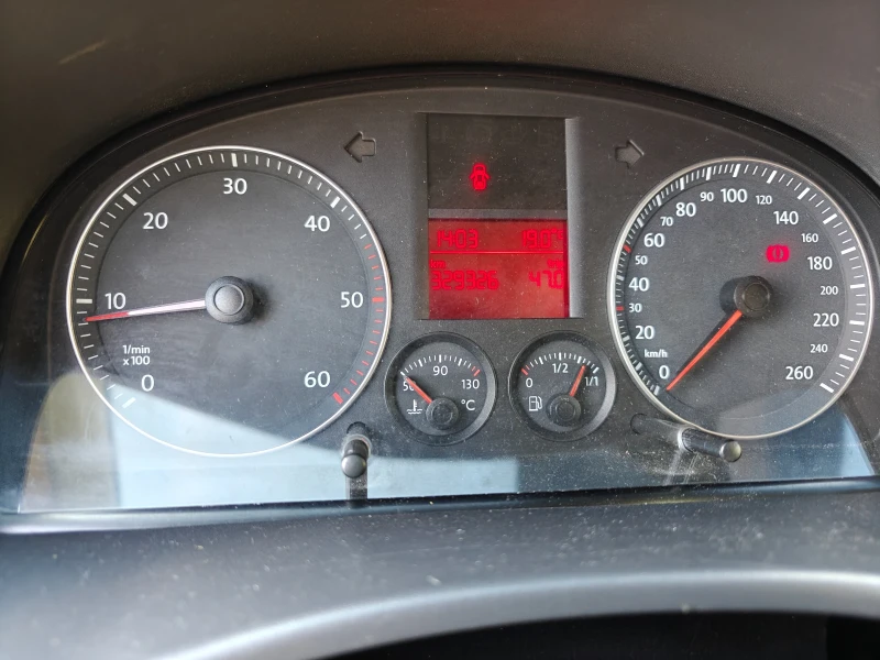 VW Caddy 105 к.с. климатик , снимка 13 - Автомобили и джипове - 52498466