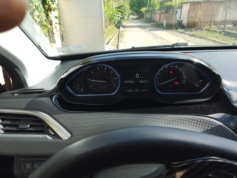Peugeot 2008, снимка 11 - Автомобили и джипове - 52121535
