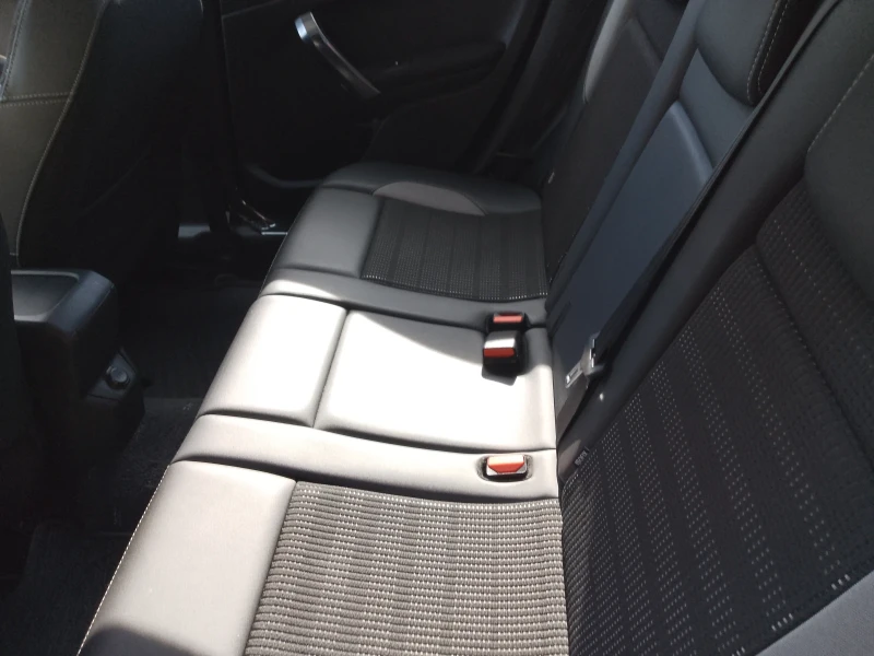 Peugeot 2008, снимка 12 - Автомобили и джипове - 52121535
