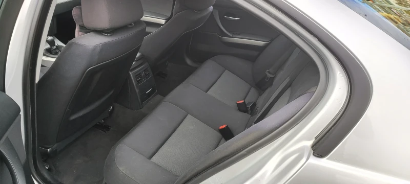 BMW 320, снимка 7 - Автомобили и джипове - 52381192