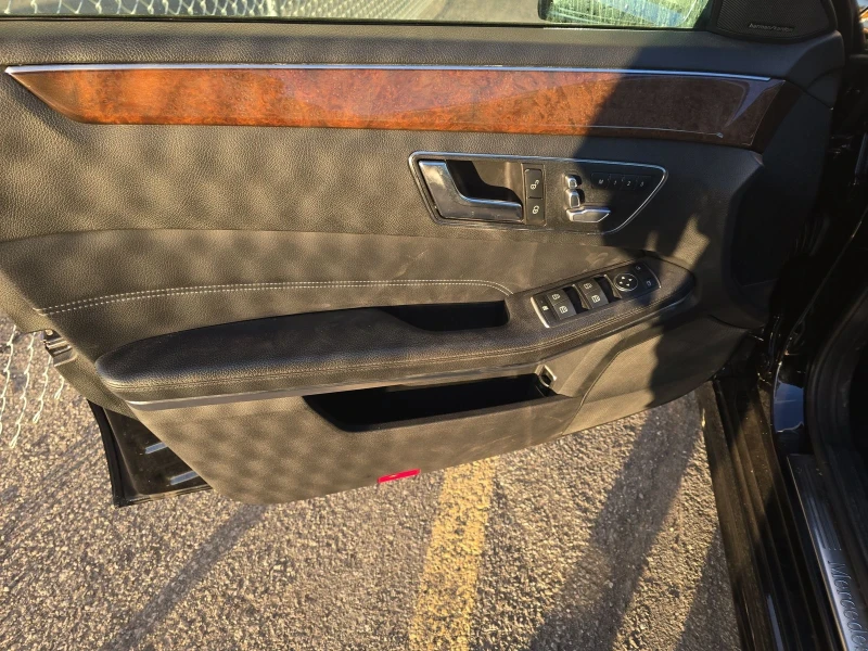 Mercedes-Benz E 350 4MATIC, снимка 11 - Автомобили и джипове - 53181164