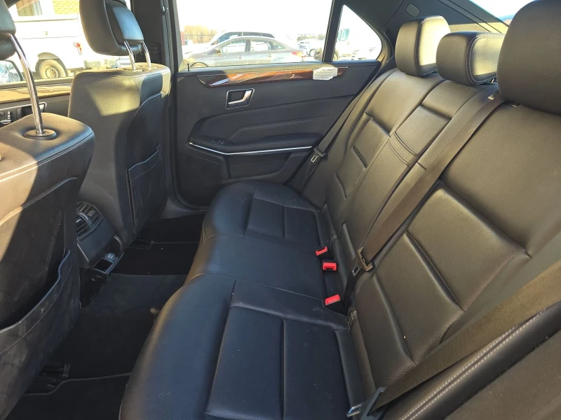 Mercedes-Benz E 350 4MATIC, снимка 14 - Автомобили и джипове - 53181164