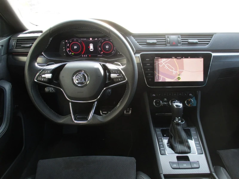 Skoda Superb 200kс, Sport line, VirtualCockpit, Crystal Lightin, снимка 3 - Автомобили и джипове - 53194070