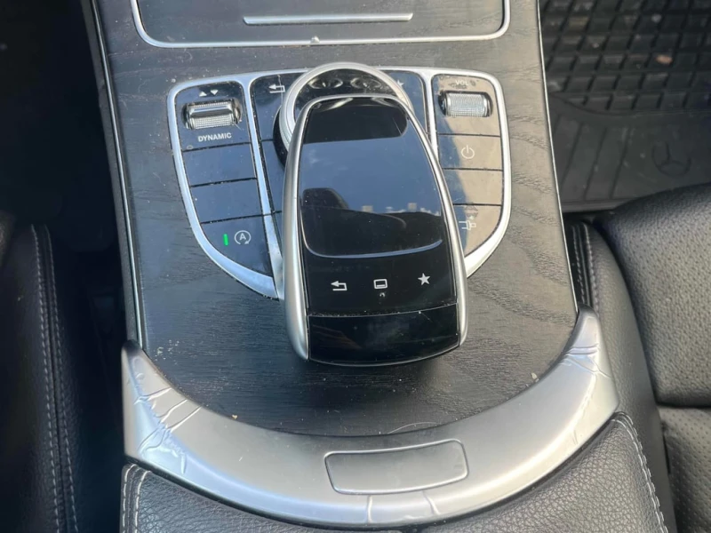 Mercedes-Benz C 300 * CARFAX * ЦЕНА ДО БГ, снимка 13 - Автомобили и джипове - 53205713