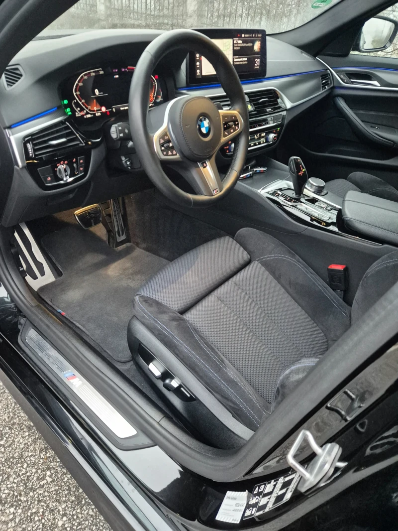BMW 530 D/M Pack/Xdrive/12.21г/, снимка 9 - Автомобили и джипове - 53296023
