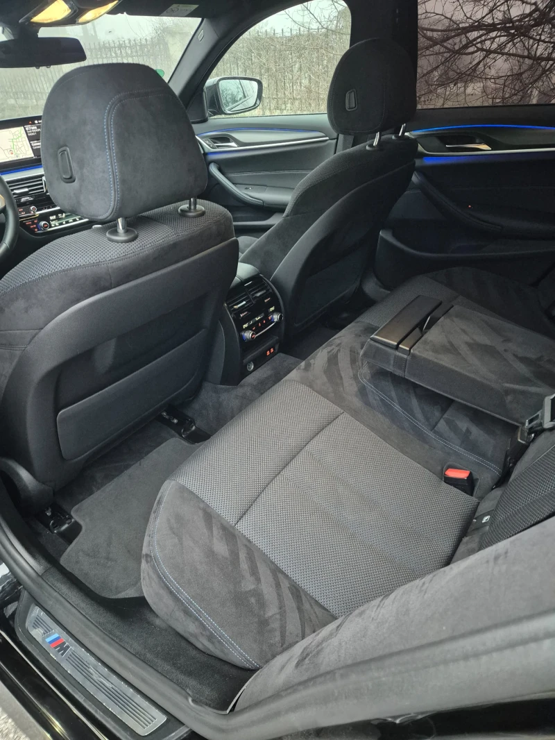 BMW 530 D/M Pack/Xdrive/12.21г/, снимка 8 - Автомобили и джипове - 53296023