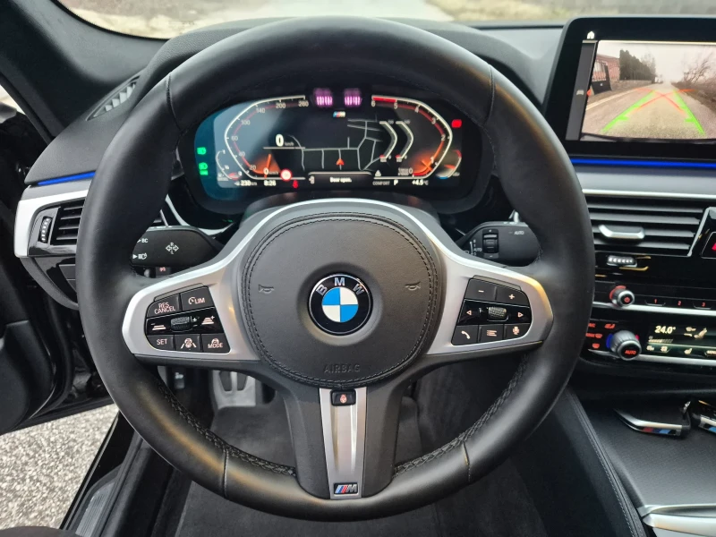 BMW 530 D/M Pack/Xdrive/12.21г/, снимка 15 - Автомобили и джипове - 53296023