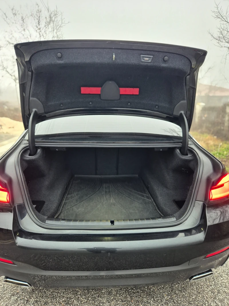 BMW 530 D/M Pack/Xdrive/12.21г/, снимка 7 - Автомобили и джипове - 53296023