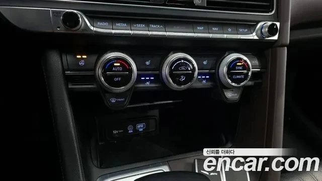 Genesis G70 2.0* BLIND SPOT* 360* HUD* ПОДГРЕВ ВОЛАН* КРАЙНА Ц, снимка 15 - Автомобили и джипове - 55594183