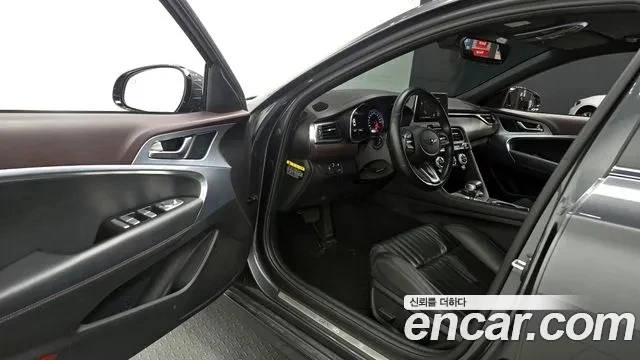 Genesis G70 2.0* BLIND SPOT* 360* HUD* ПОДГРЕВ ВОЛАН* КРАЙНА Ц, снимка 10 - Автомобили и джипове - 55594183