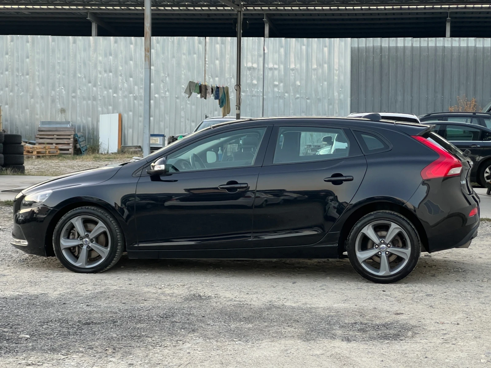 Volvo V40 D3-2.0d- 150к.с/ Старт-стоп/ Навигация/ Камера - изображение 8