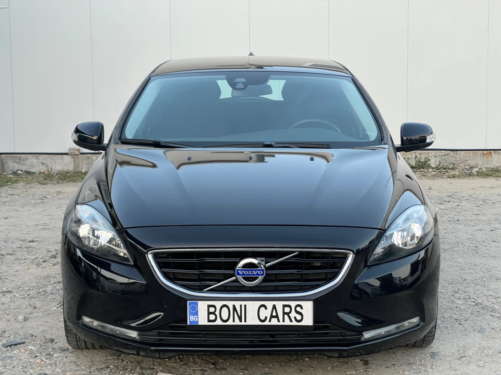 Volvo V40 D3-2.0d- 150к.с/ Старт-стоп/ Навигация/ Камера - изображение 2