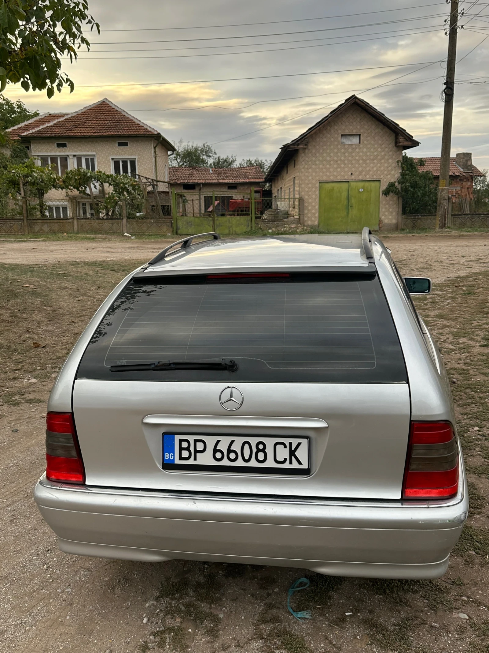Mercedes-Benz C 180  - изображение 4