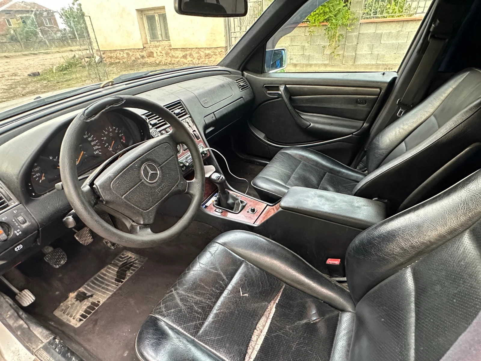 Mercedes-Benz C 180  - изображение 6