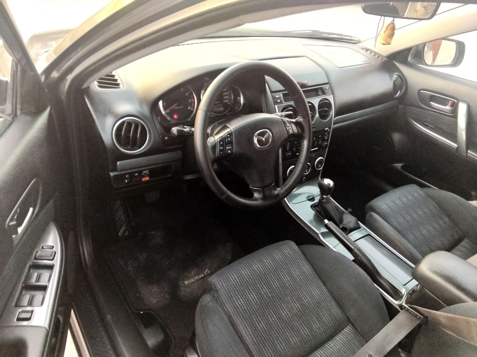 Mazda 6 2.0i147+ 6скорости + КЛИМА + ГАЗОВ ИНЖЕКЦИОН , снимка 13 - Автомобили и джипове - 53837005