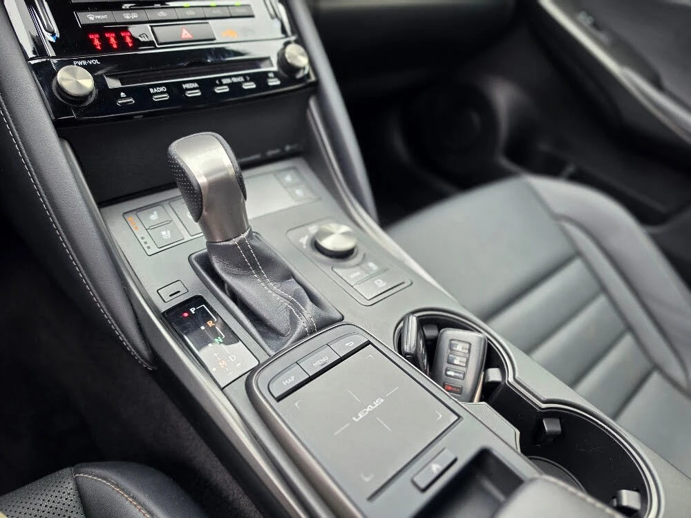 Lexus IS F Sport 2* AWD* ����������* (���� �� ��) | Mobile.bg � ����������� 11