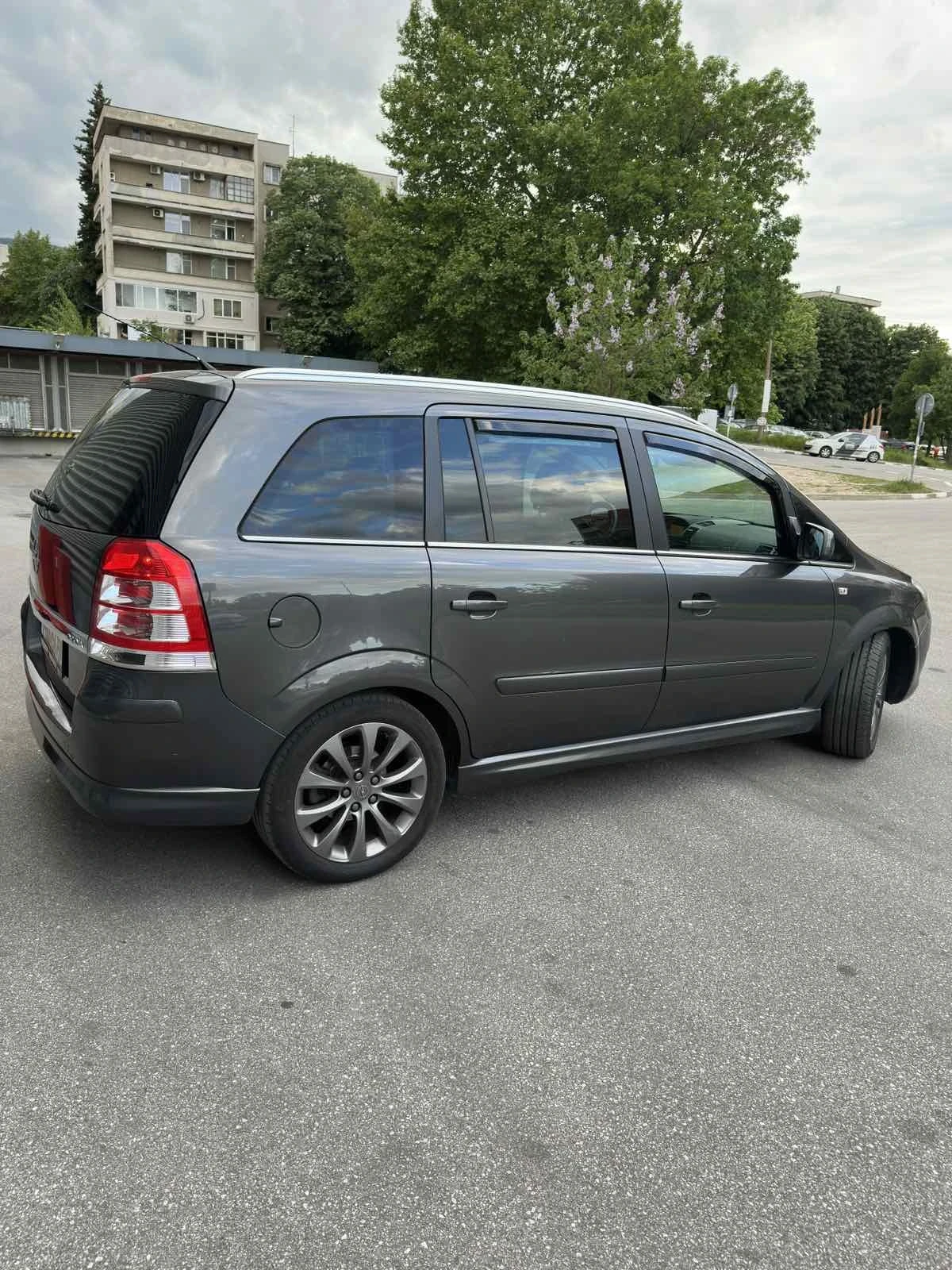 Opel Zafira 1.7cdti COSMO 7места, снимка 3 - Автомобили и джипове - 54548071