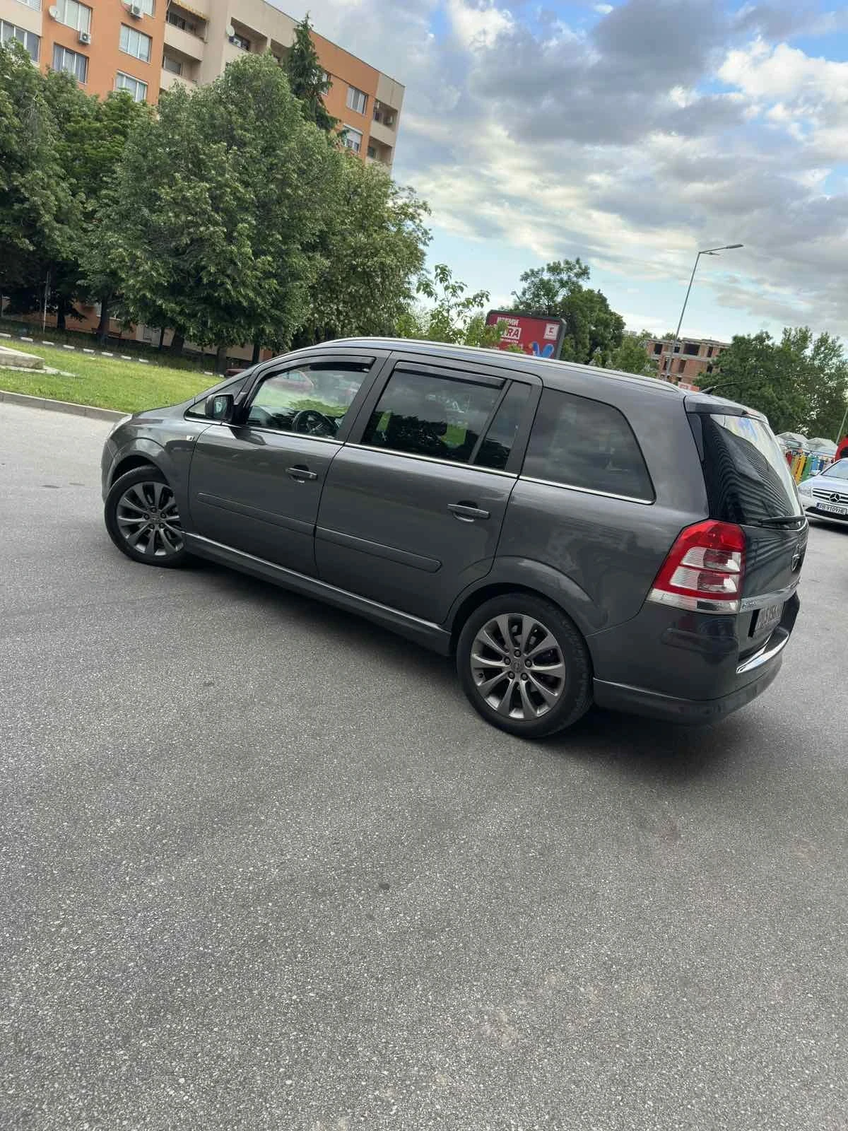 Opel Zafira 1.7cdti COSMO 7места, снимка 2 - Автомобили и джипове - 54548071
