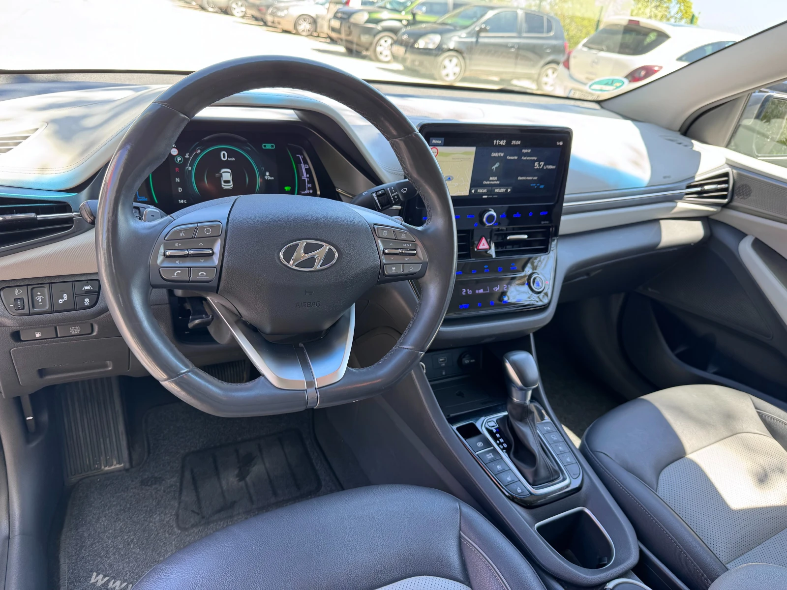Hyundai Ioniq PREMIUM, снимка 12 - Автомобили и джипове - 54691411