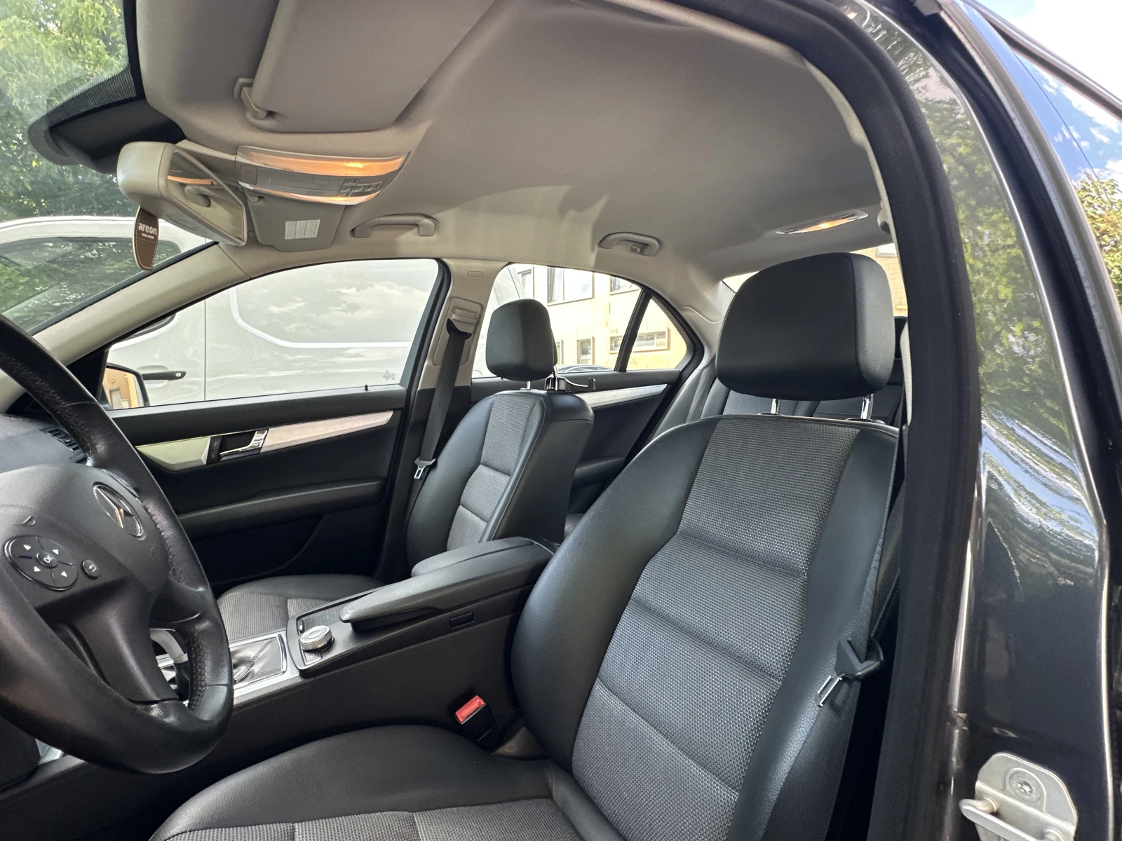 Mercedes-Benz C 180 Kompressor, снимка 7 - Автомобили и джипове - 55177356