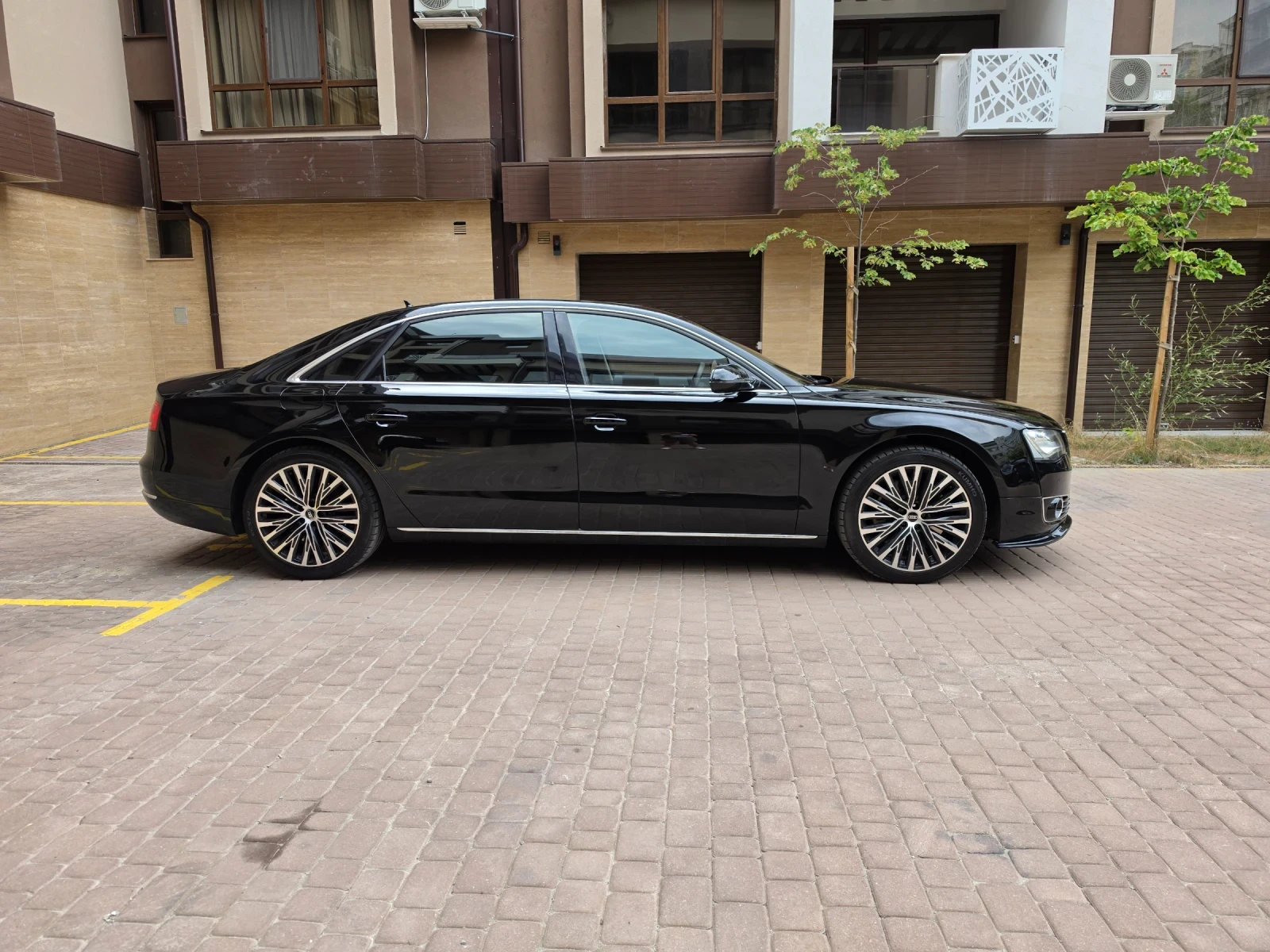 Audi A8 4.2 FSI V8, снимка 2 - Автомобили и джипове - 55317728