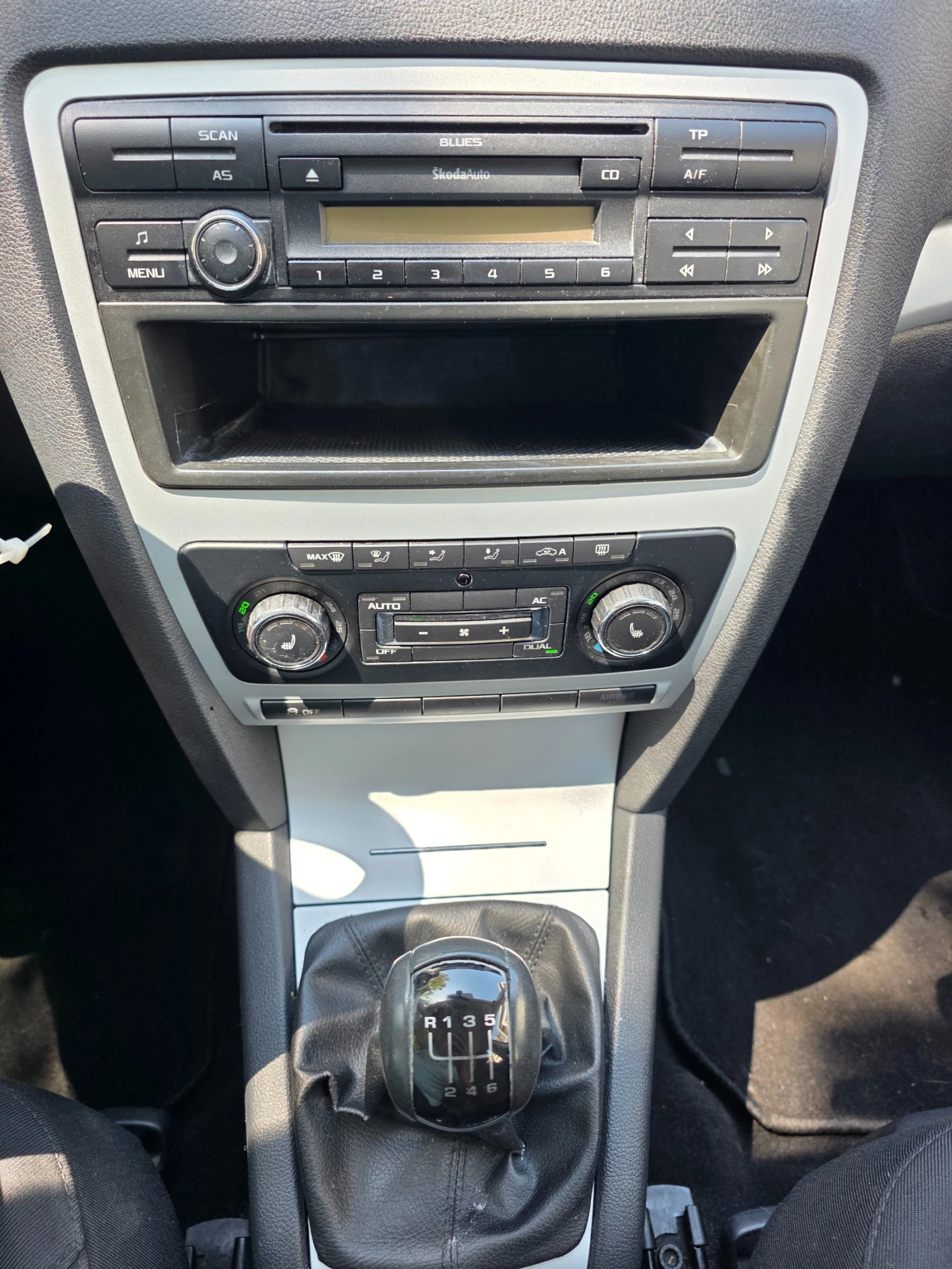 Skoda Octavia 1.4 TSI, снимка 13 - Автомобили и джипове - 55359488