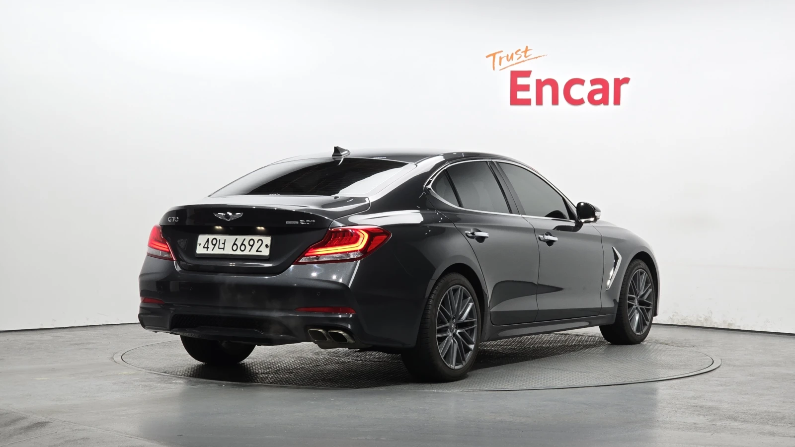 Genesis G70 2.0* BLIND SPOT* 360* HUD* ПОДГРЕВ ВОЛАН* КРАЙНА Ц, снимка 2 - Автомобили и джипове - 55594183