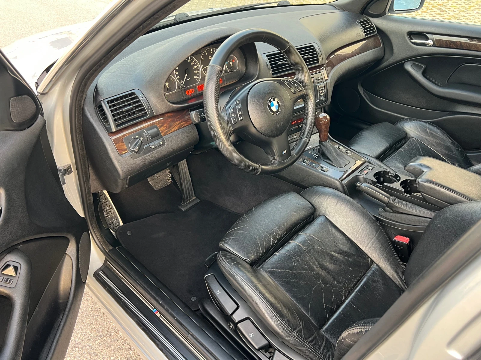BMW 330 xi ///M-Packet, снимка 7 - Автомобили и джипове - 55869400