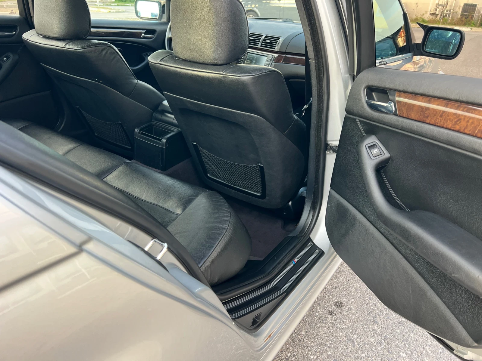 BMW 330 xi ///M-Packet, снимка 10 - Автомобили и джипове - 55869400