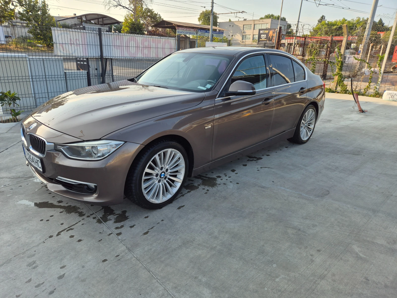 BMW 328 LUXORY xDrive, снимка 3 - Автомобили и джипове - 55932384