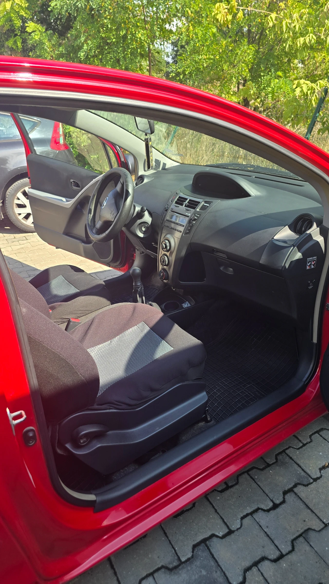 Toyota Yaris 1, 0i vvti - 69 к.с. N1, снимка 8 - Автомобили и джипове - 56112178