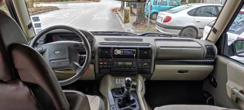 Land Rover Discovery, снимка 7 - Автомобили и джипове - 47486443