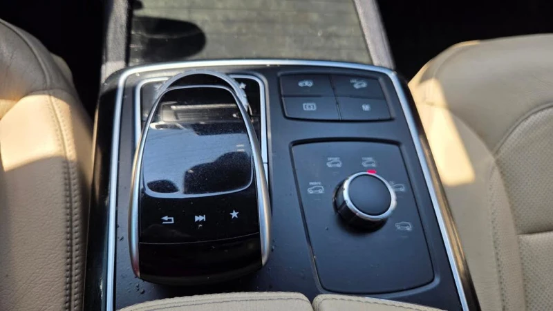 Mercedes-Benz GLS 500 V8* CARPLAY* 360* HARMAN&KARDON* BLINDSPOT* ПАНОРА, снимка 11 - Автомобили и джипове - 52536291