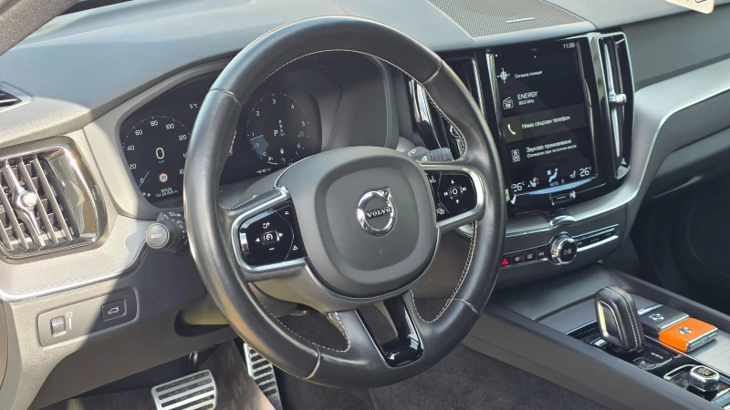 Volvo XC60 D5 AWD Inscription, снимка 9 - Автомобили и джипове - 53507626