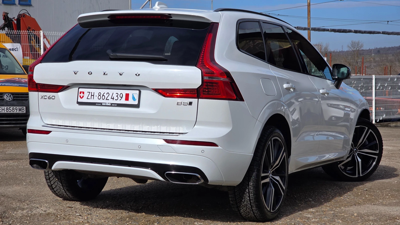 Volvo XC60 D5 AWD Inscription - изображение 4