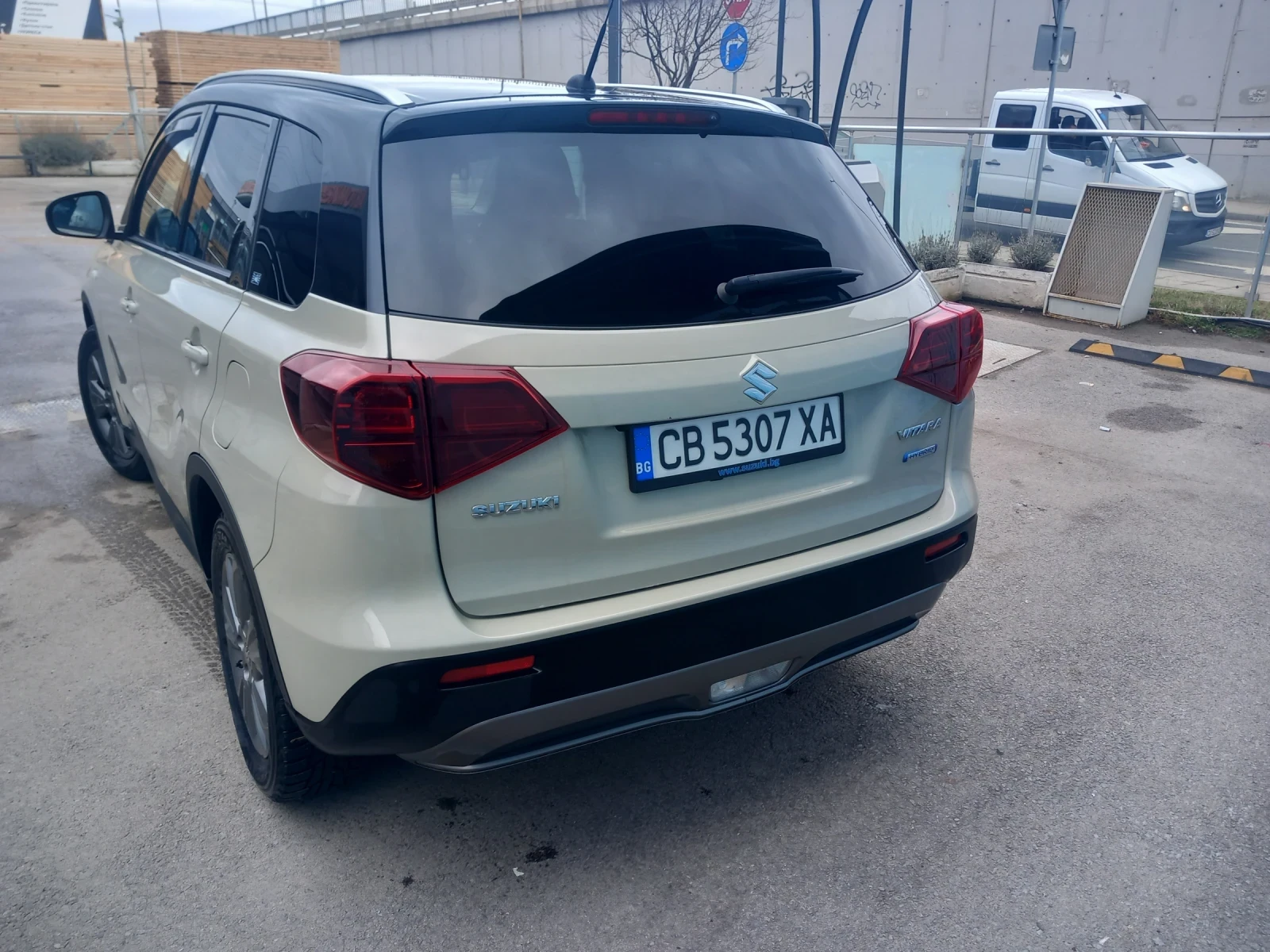 Suzuki Vitara Hybrid , снимка 5 - Автомобили и джипове - 53784178