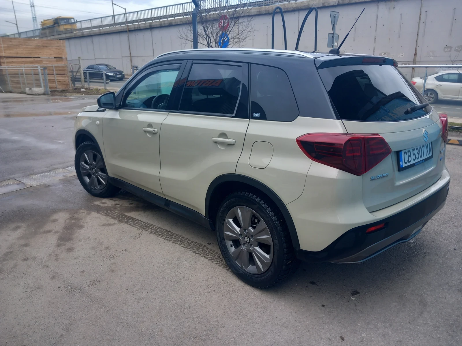 Suzuki Vitara Hybrid , снимка 6 - Автомобили и джипове - 53784178