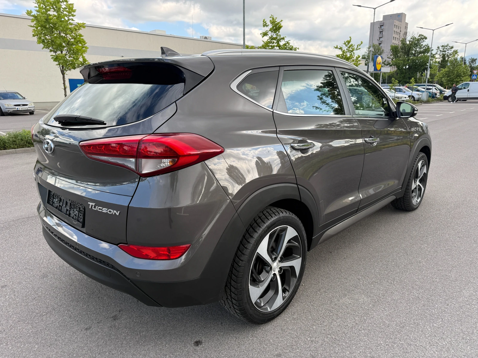 Hyundai Tucson 1.7 CRDI* X-Possible* KEYLESS* , снимка 4 - Автомобили и джипове - 54789124