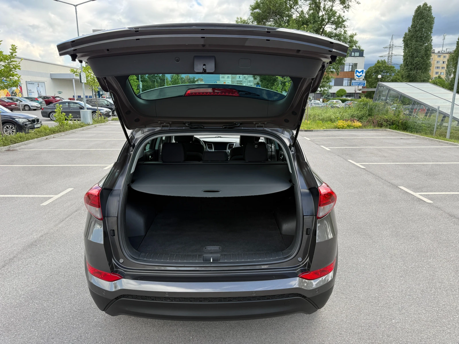 Hyundai Tucson 1.7 CRDI* X-Possible* KEYLESS* , снимка 12 - Автомобили и джипове - 54789124