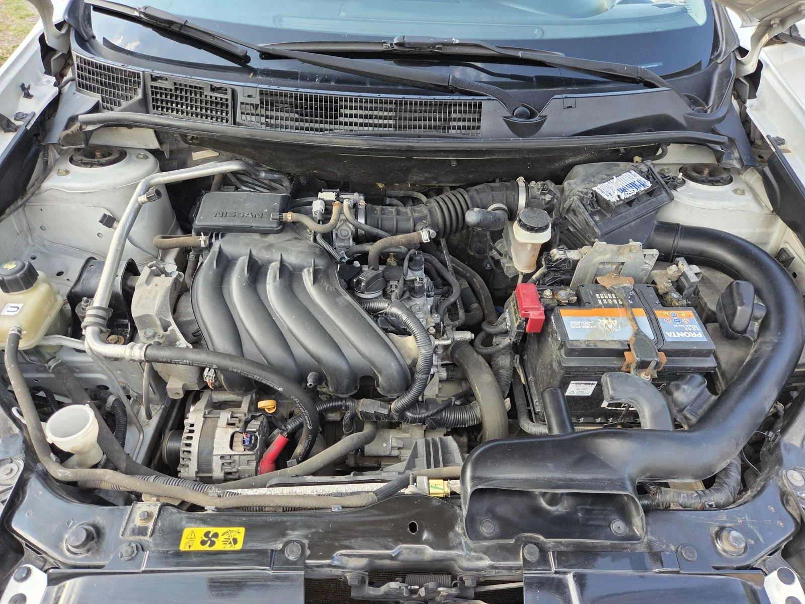 Nissan Qashqai 1.6i 117ps, снимка 14 - Автомобили и джипове - 55063759