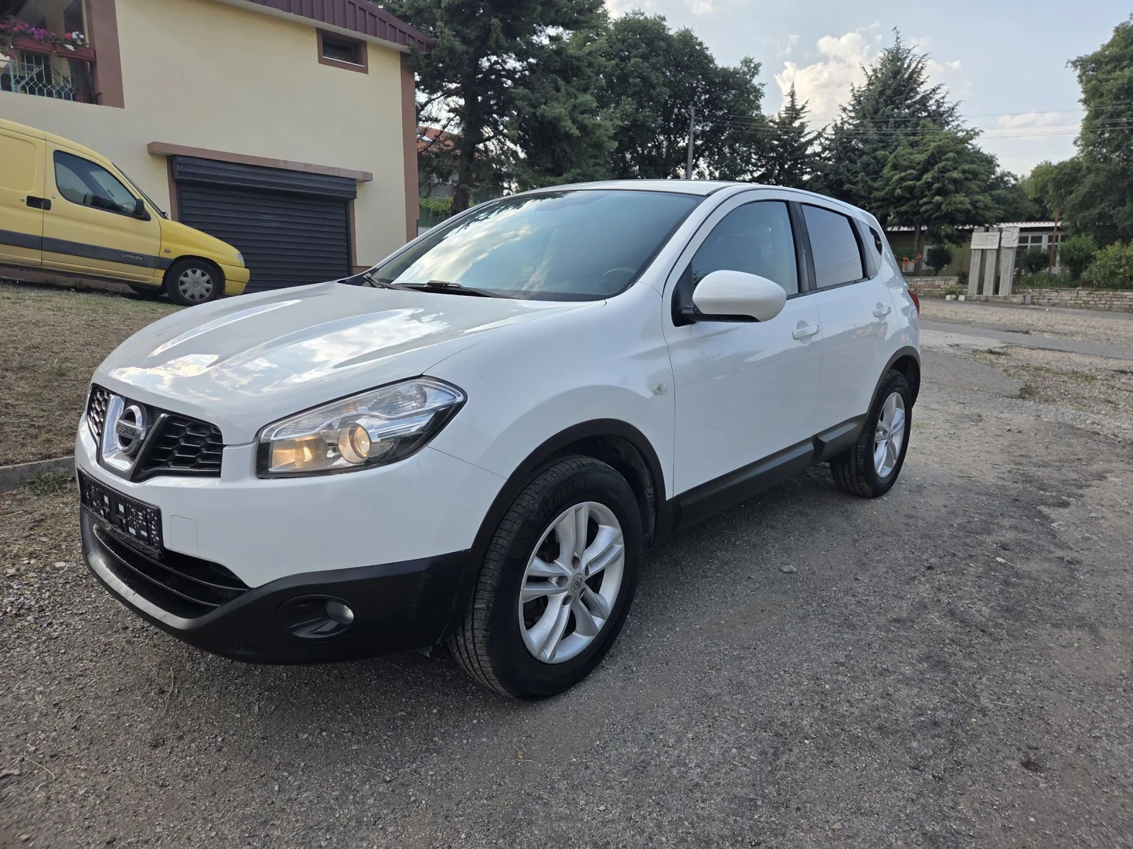 Nissan Qashqai 1.6i 117ps, снимка 2 - Автомобили и джипове - 55063759
